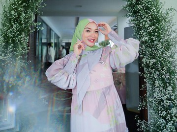 Masih Vakum dari Dunia Hiburan, Zaskia Gotik Belum Dapat Izin Suami