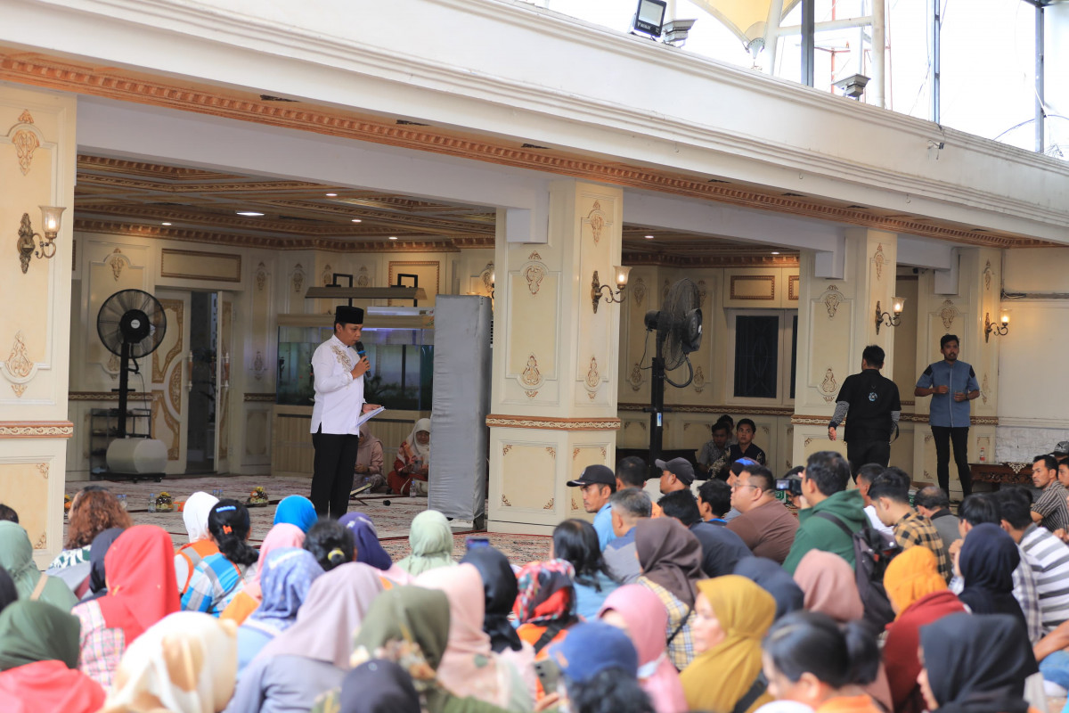 Sambut Ramadhan, Pj Walikota Pekanbaru Silaturahmi dengan Petugas Kebersihan