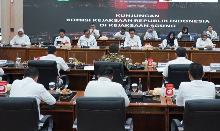 Jaksa Agung ST Burhanudin Audiensi dengan Ketua Komjak Prof Dr. Pujiono Suwandi