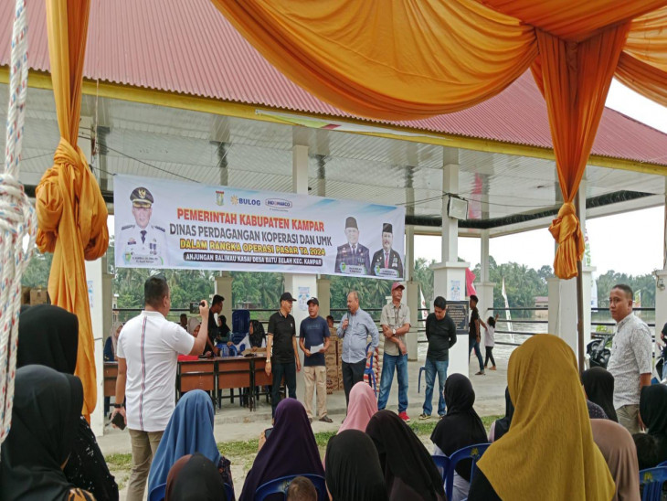 Pemerintah Kabupaten Kampar Lakukan Pasar Murah di Desa Batu BelahÂ