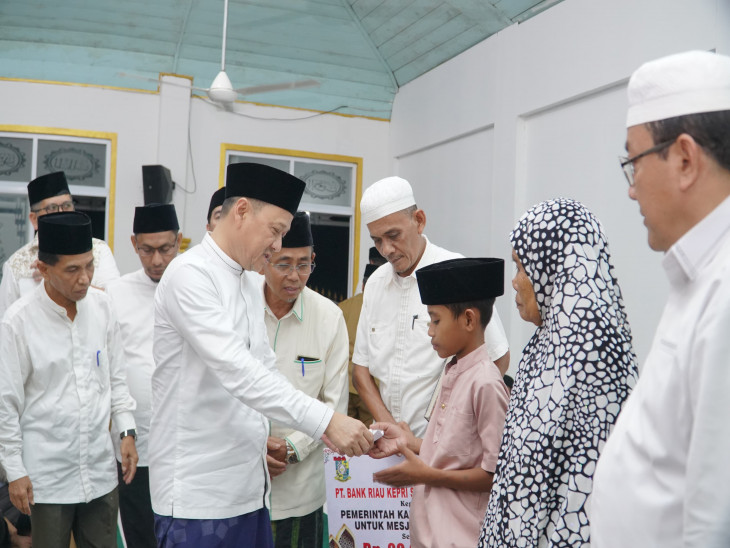 Pj Bupati Kampar Safari Ramadhan Di Desa Pulau Payung