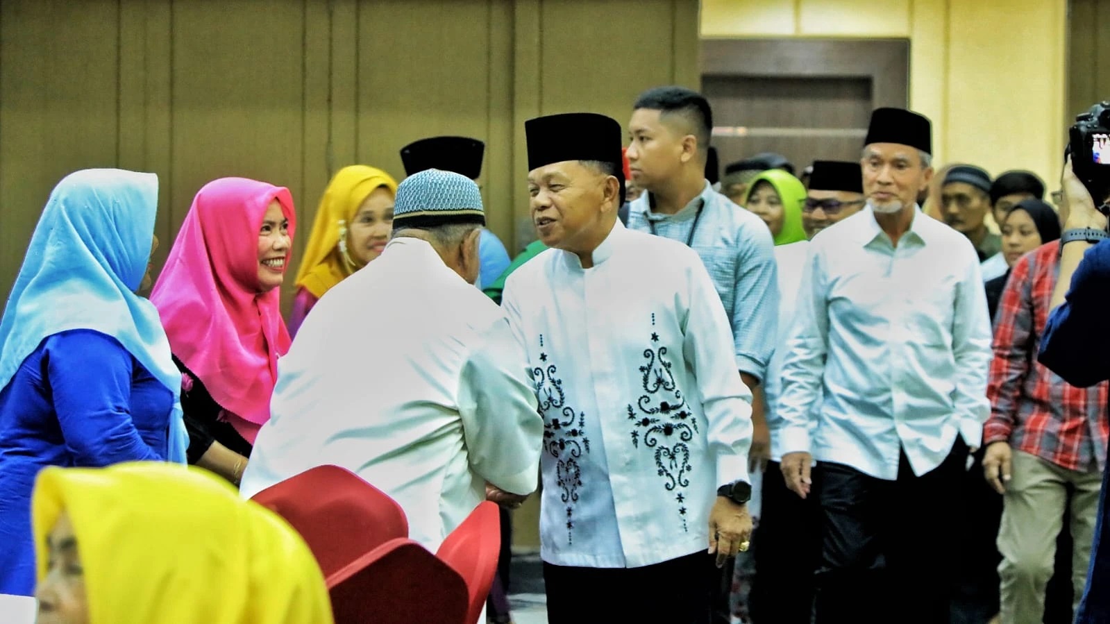 Plt Bupati Asmar Buka Puasa Bersama Masyarakat Meranti di Pekanbaru