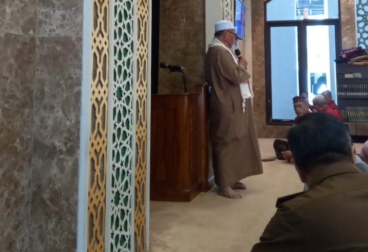 Tausiyah Qobla Dzuhur Edisi Bulan Ramadhan Kejati Riau Disampaikan oleh Dr. H. Nurhadi HusenÂ