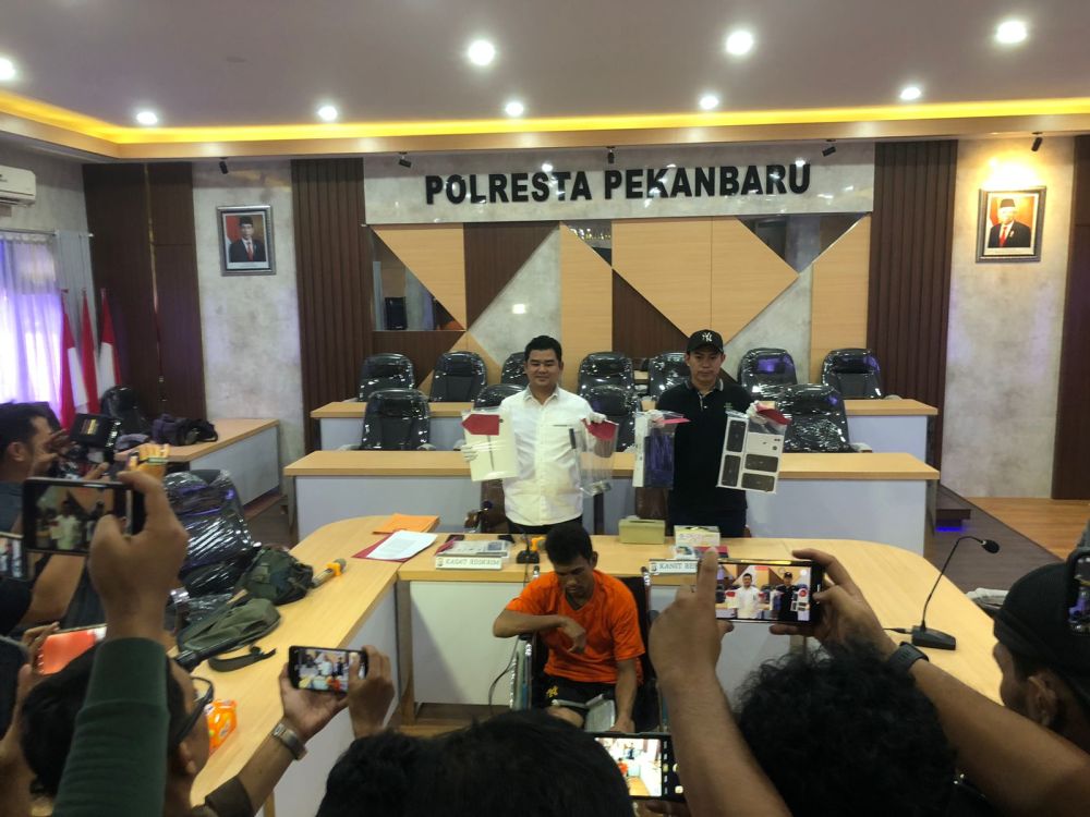 Dorrr! Polisi Tembak Pembobol Toko Ponsel Fajar Pekanbaru