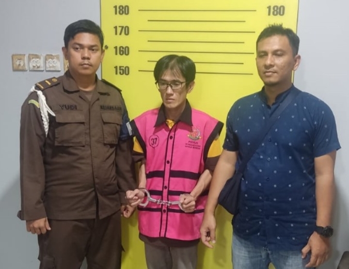 Penyidik Jampidsus TetapkanÂ  Direktur PT SMIP "RD"Â  Tersangka Perkara Impor Gula