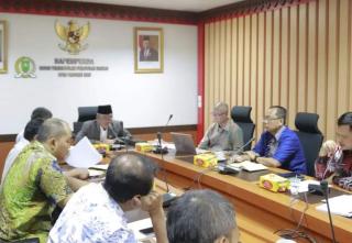 Bapemperda DPRD Riau Gelar Rapat Pembuatan NA dan Draf Ranperda