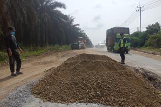 Pemprov Riau Gesa Perbaikan Ruas Jalan Cerenti-Air Molek