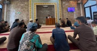 Dr. Saidul Amin Sampaikan Tausiyah Qobla Dzuhur di Kejati RiauÂ 