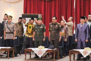 Kajati Akmal Abbas Hadiri Pelantikan dan Pengambilan Sumpah Jabatan Pj Sekda Provinsi Riau