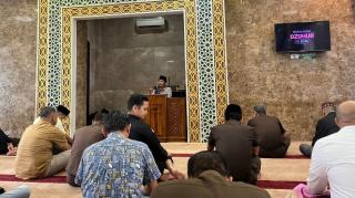 Firman Allah SWT dalam Surat Al-Baqarah ayat 256, â€œTidak Ada Paksaan dalam Memeluk Agama"