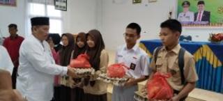 Bantuan Sosial Ramadan, SMAN 8 Pekanbaru Salurkan 612 Paket Sembako