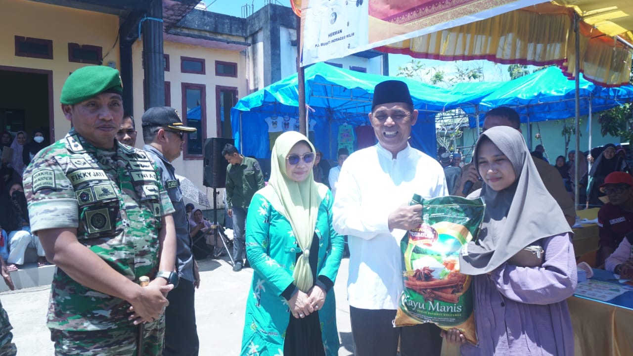 Buka Pasar Murah, Pj Bupati Herman: Semoga Bisa Bantu Masyarakat
