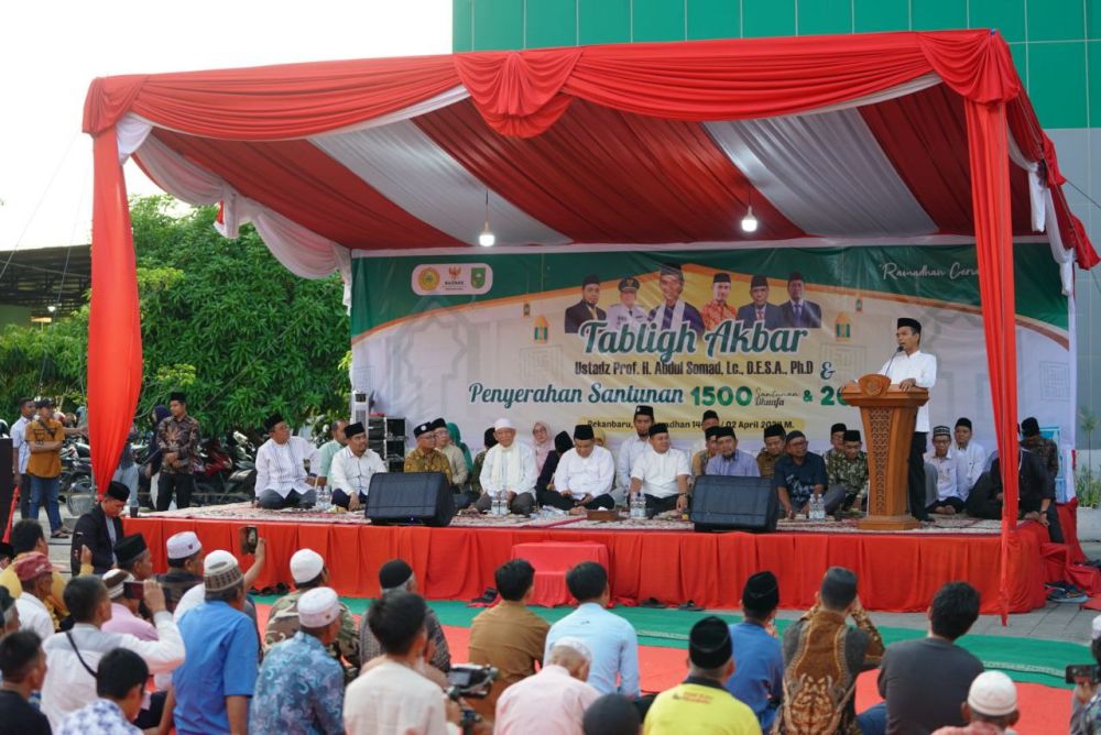 Pj Gubernur Riau Bersama UAS Hadiri Tabligh Akbar di Umri