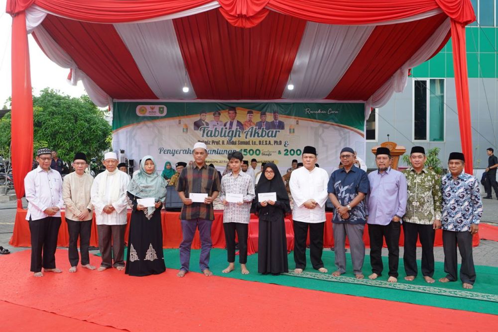 Umri dan Baznas Riau Beri Santunan Kepada 1.700 Penerima