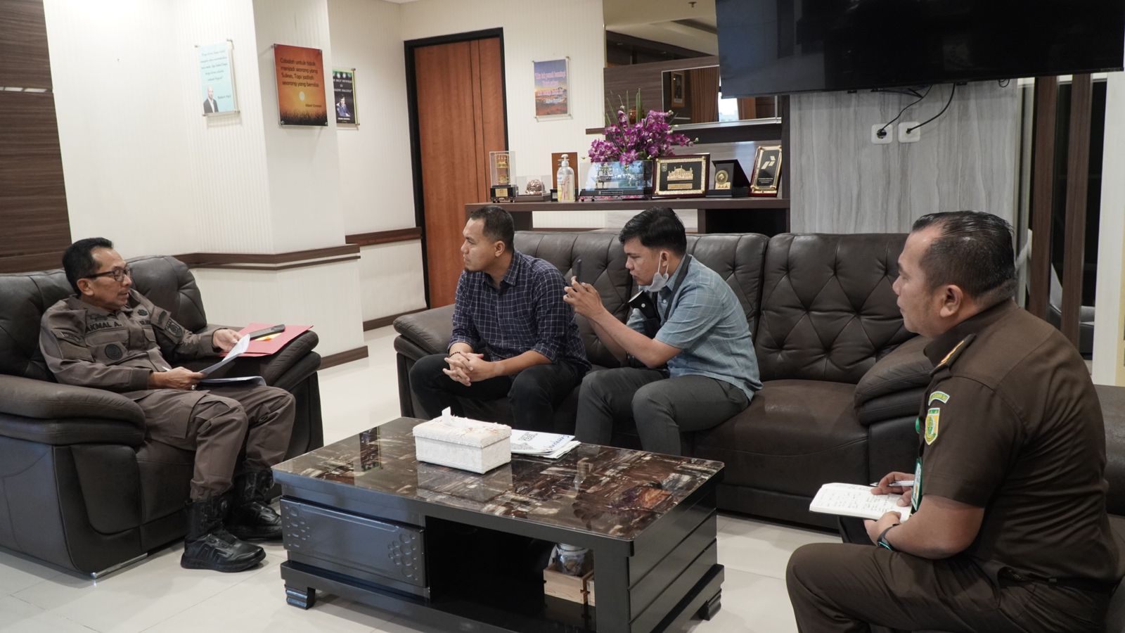 Kepala Kejaksaan Tinggi Riau Terima Silaturahmi dan Bersedia Diwawancarai Media Bisnis IndonesiaÂ