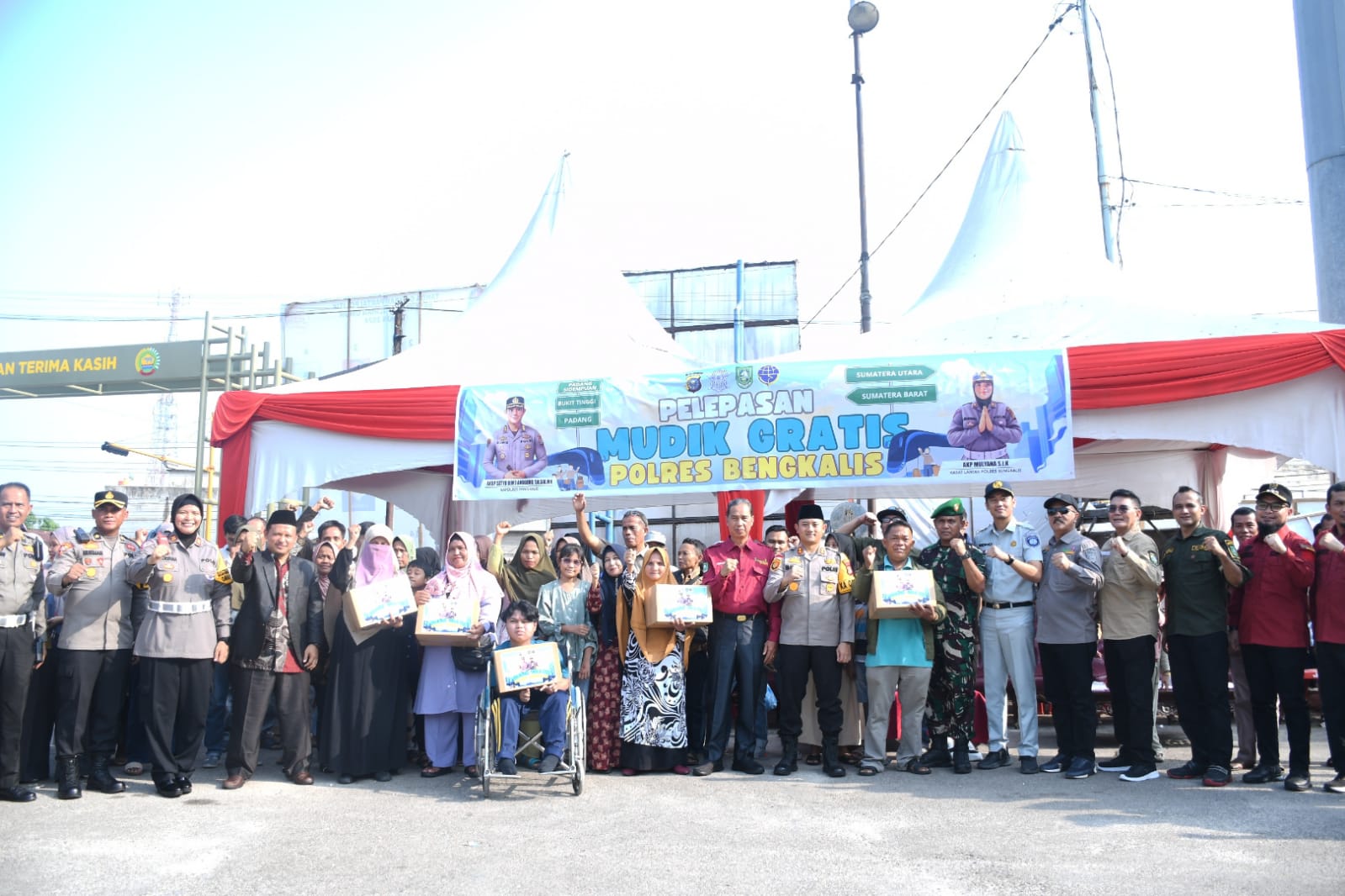 Bersama Kapolres, Bupati Bengkalis Berangkatkan 249 Peserta Mudik Gratis