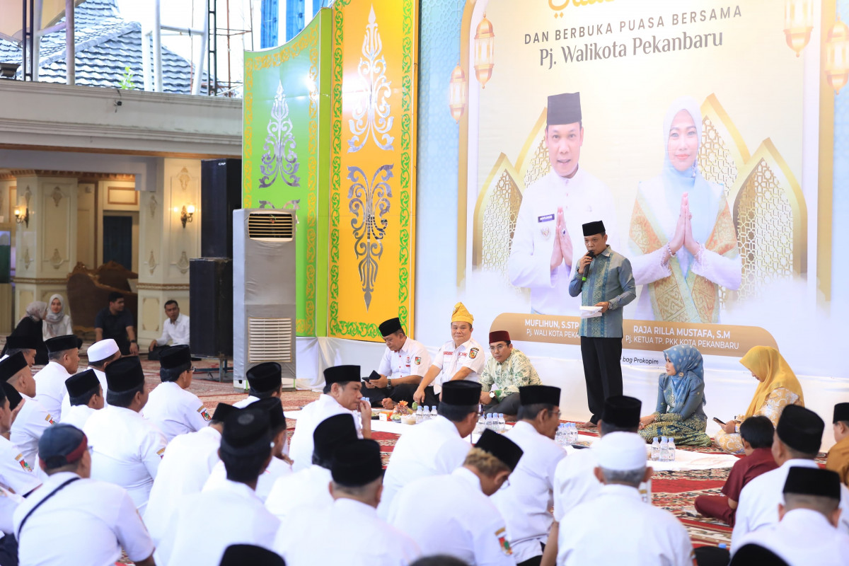 Pj Walikota Pekanbaru Buka Puasa Bersama Pengurus LPM
