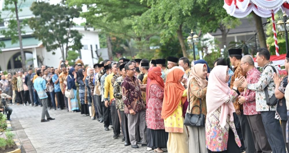 Hari Pertama Kerja, UNRI Tingkatkan Kinerja dan Semangat Kerja