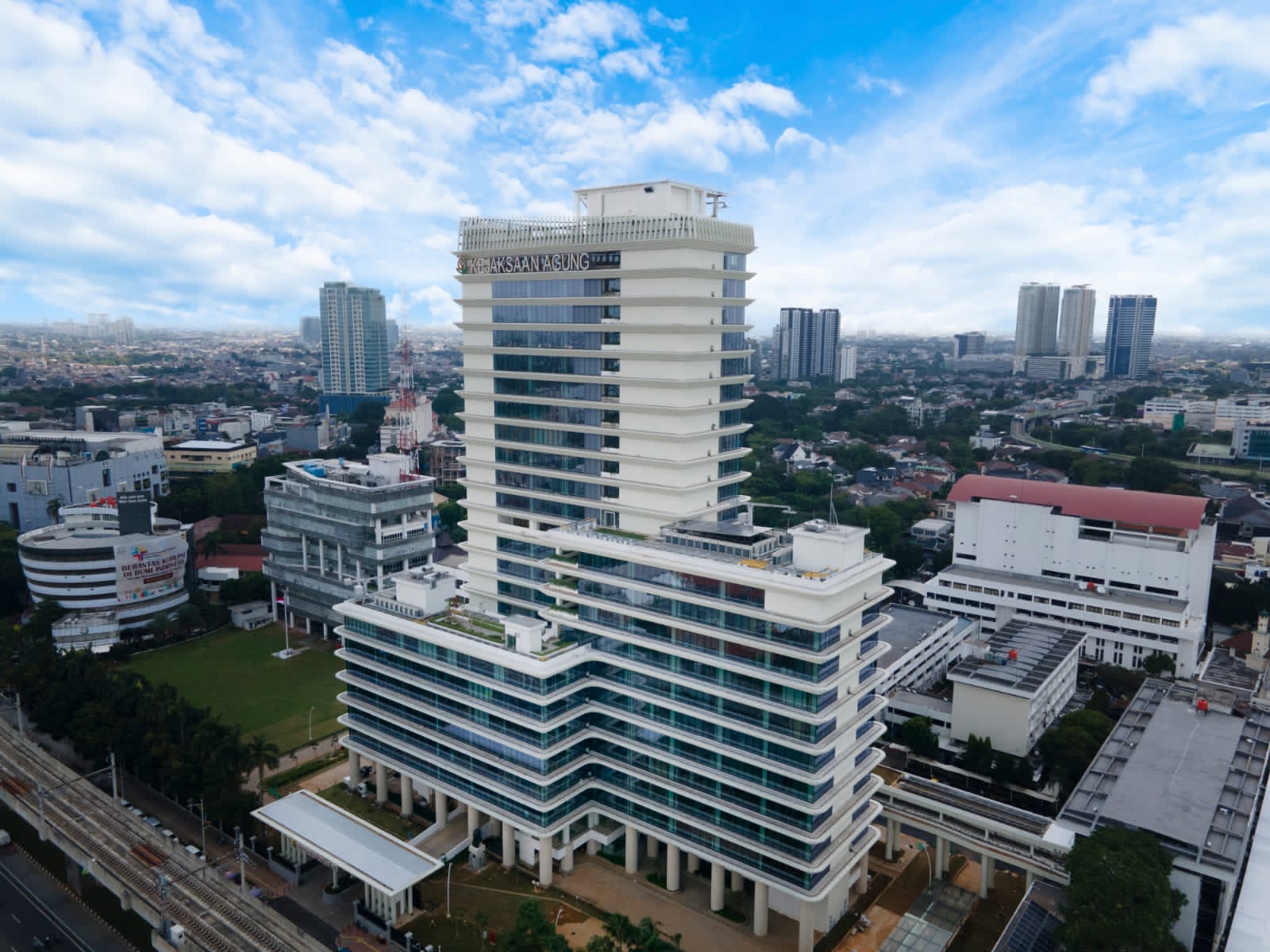Hasil Survei LSI, Kejaksaan Agung Raih 74% Kepercayaan Publik