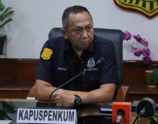 Kejagung Periksa Manager Perusahaan " LM" Terkait Perkara Impor Gula