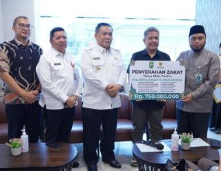 Baznas Riau Terima Zakat Maal Awal Bros Rp750 Juta