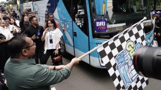 Gus Men Yaqut Lepas 30 Bus Mudik Gratis Kemenag