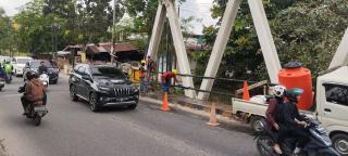 Libur Lebaran, Dinas PUPR Riau Lakukan Pemeliharaan Jembatan Sail Pekanbaru