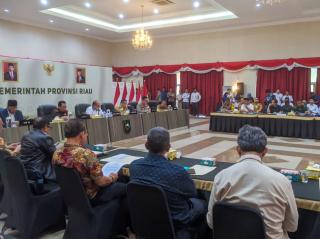 Kajati Riau Berikan Kata Sambutan dalam Acara Kunker Tim Komisi II DPR RIÂ 