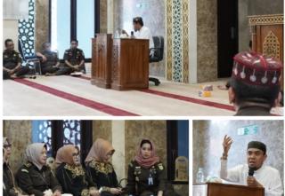 Pengajian Rutin di Kejati Riau & Pelepasan Jemaah Masjid Al- Mizan Melaksanakan Ibadah Haji 2024
