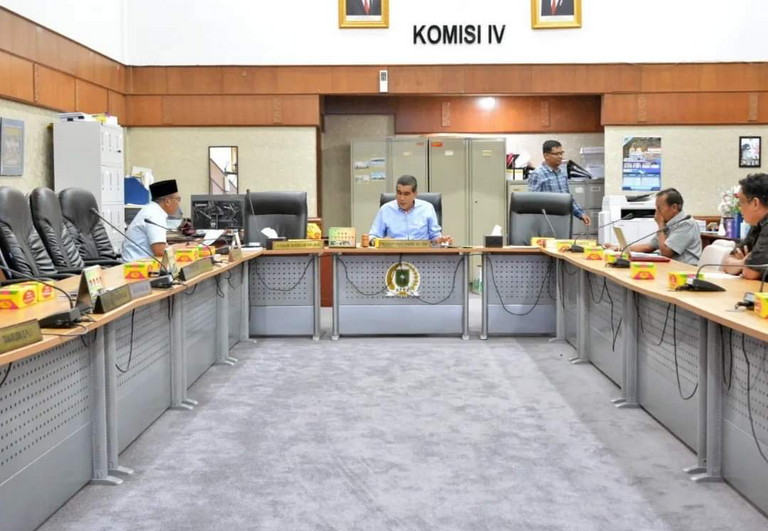 Pansus DPRD Riau Terhadap LKPJ Kepala Daerah 2023 Gelar Rapat Finalisasi