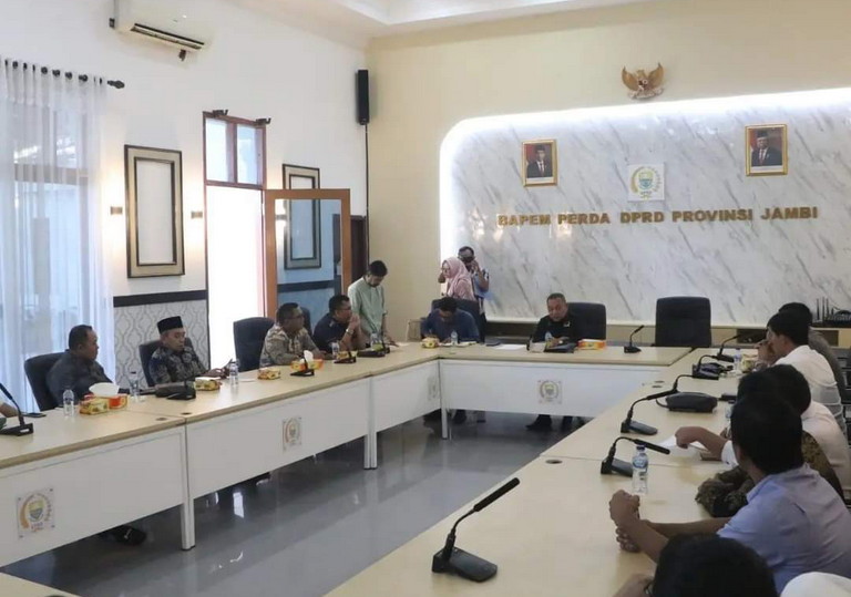 Kunjungan Observasi Komisi II DPRD Riau Pelajari Pengawasan Inflasi Pasca Hari Raya