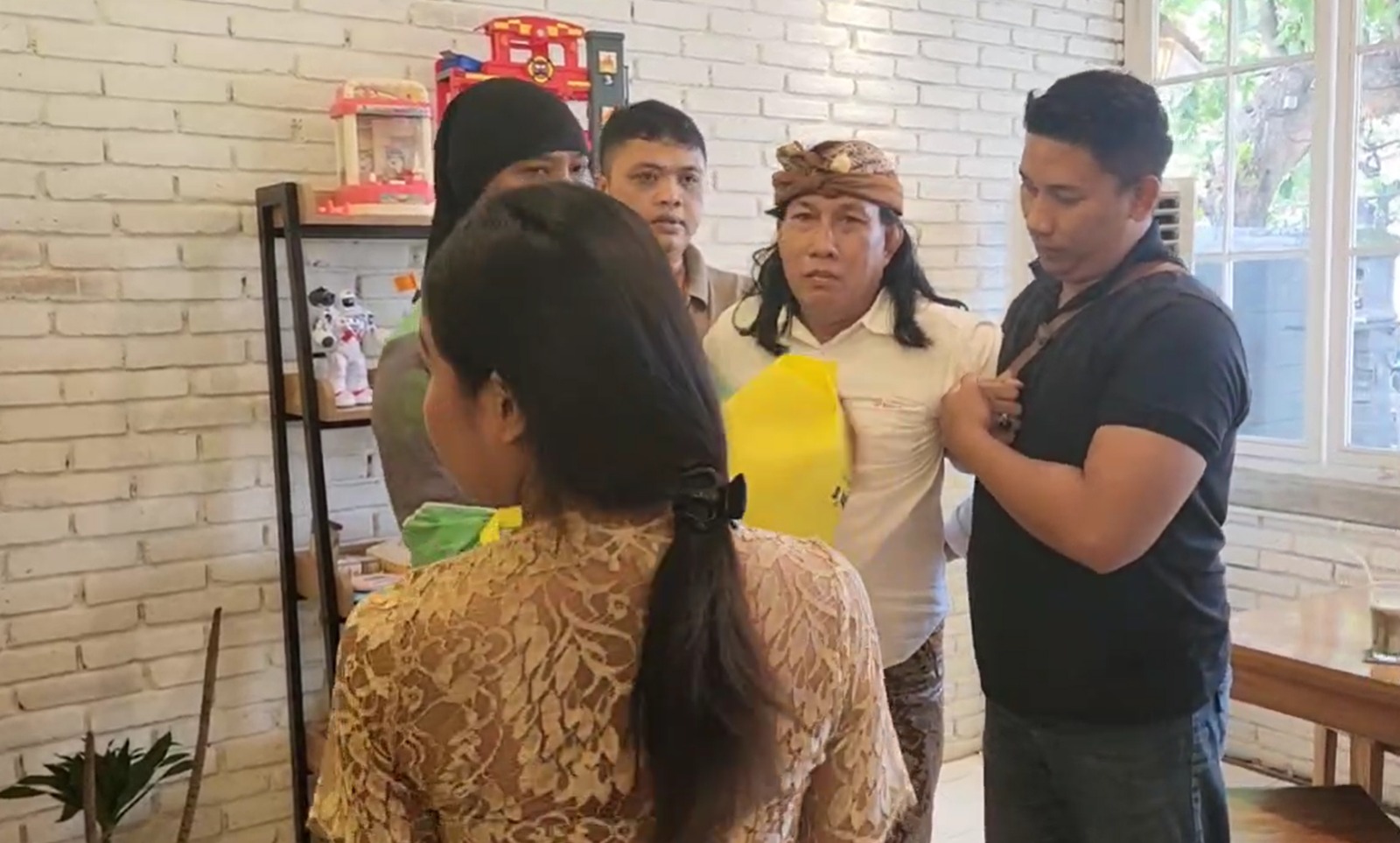Kejati Bali Menangkap Tangan Oknum Bendesa Adat, Diduga Melakukan Pemerasan InvestasiÂ 