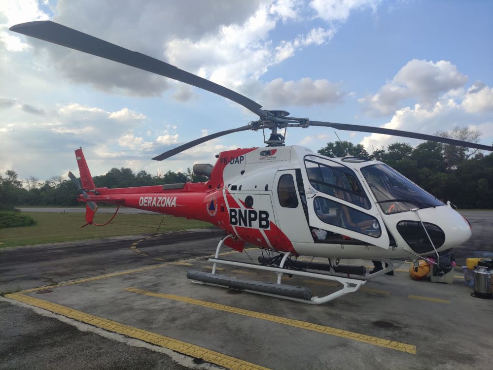 Riau Terima Bantuan Helikopter Water Bombing dari BNPB