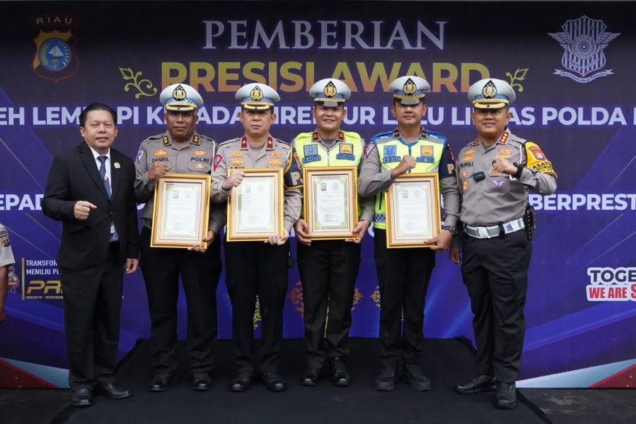 Ditlantas Polda Riau Berhasil Raih Penghargaan Presisi Award dari Lemkapi