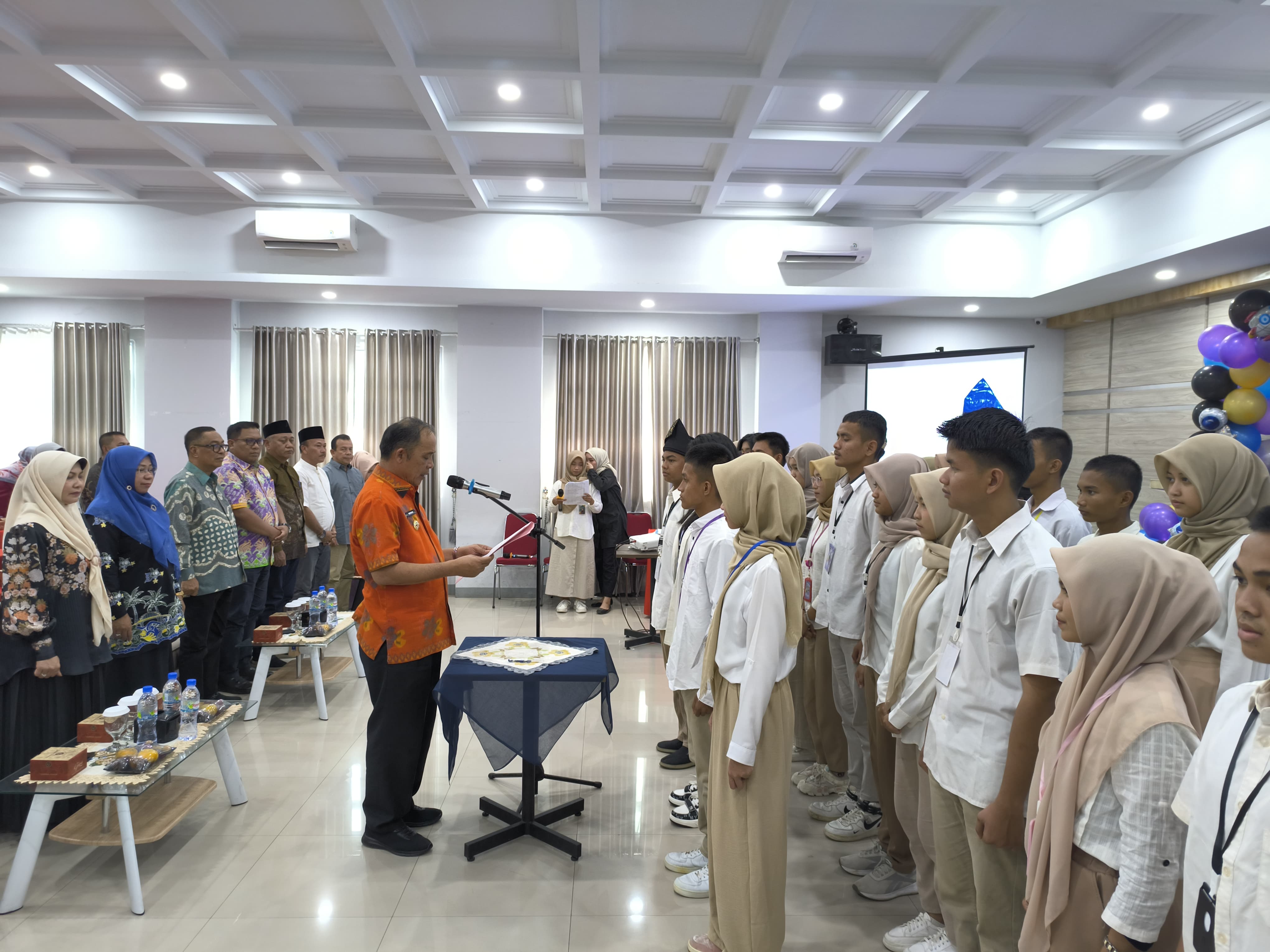 Pj Bupati Kukuhkan Pengurus Forum Anak Dan Duta Anak Kabupaten Indragiri Hilir Tahun 2024