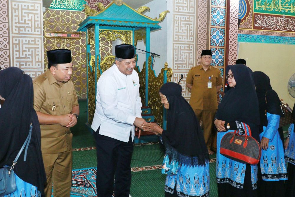 Bupati Siak Lepas 300 Jemaah Haji