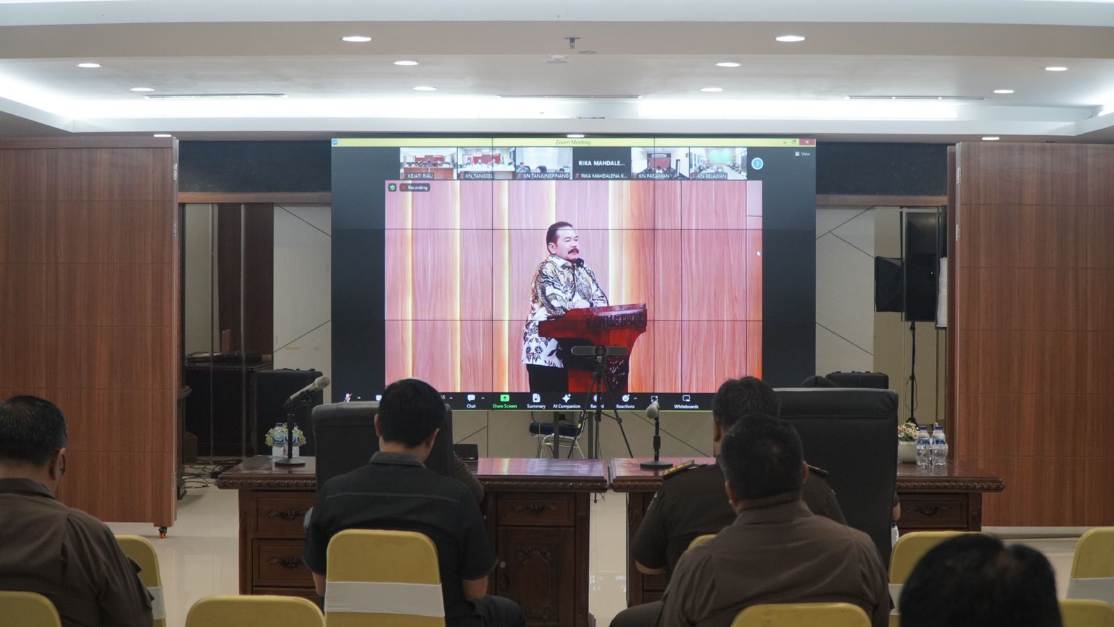 ST Burhanuddin Detail Paparkan Definisi Hukum saat Seminar Dies Nasional Fakultas Hukum Unsoed