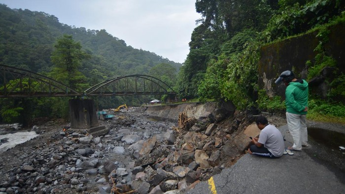 Operasi SAR Pencarian Korban Banjir Sumbar Dilanjutkan, Diperluas Hingga Perbatasan Riau