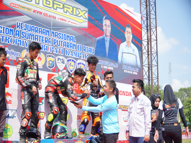 Diikuti 155 Pembalap Motor, Kejurnas Motoprix Region A Sumatra Putaran II Riau Resmi Dibuka