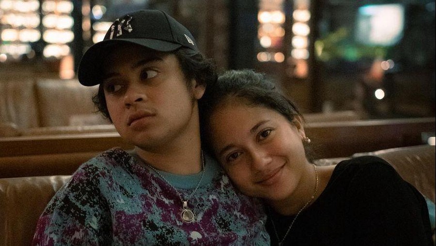 Dilamar Bastian Steel, Sitha Marino: I Love You!