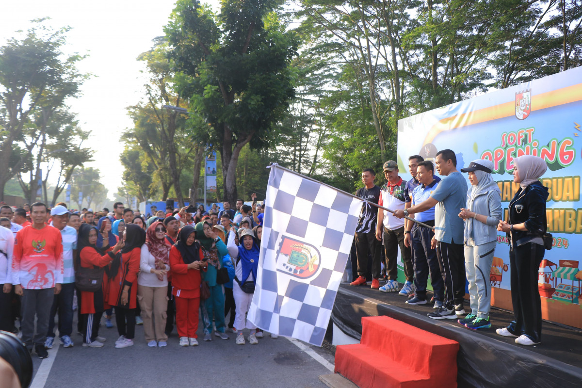 Gerak Jalan Soft Opening Taman Labuai Pekanbaru City Walk Berlangsung Semarak