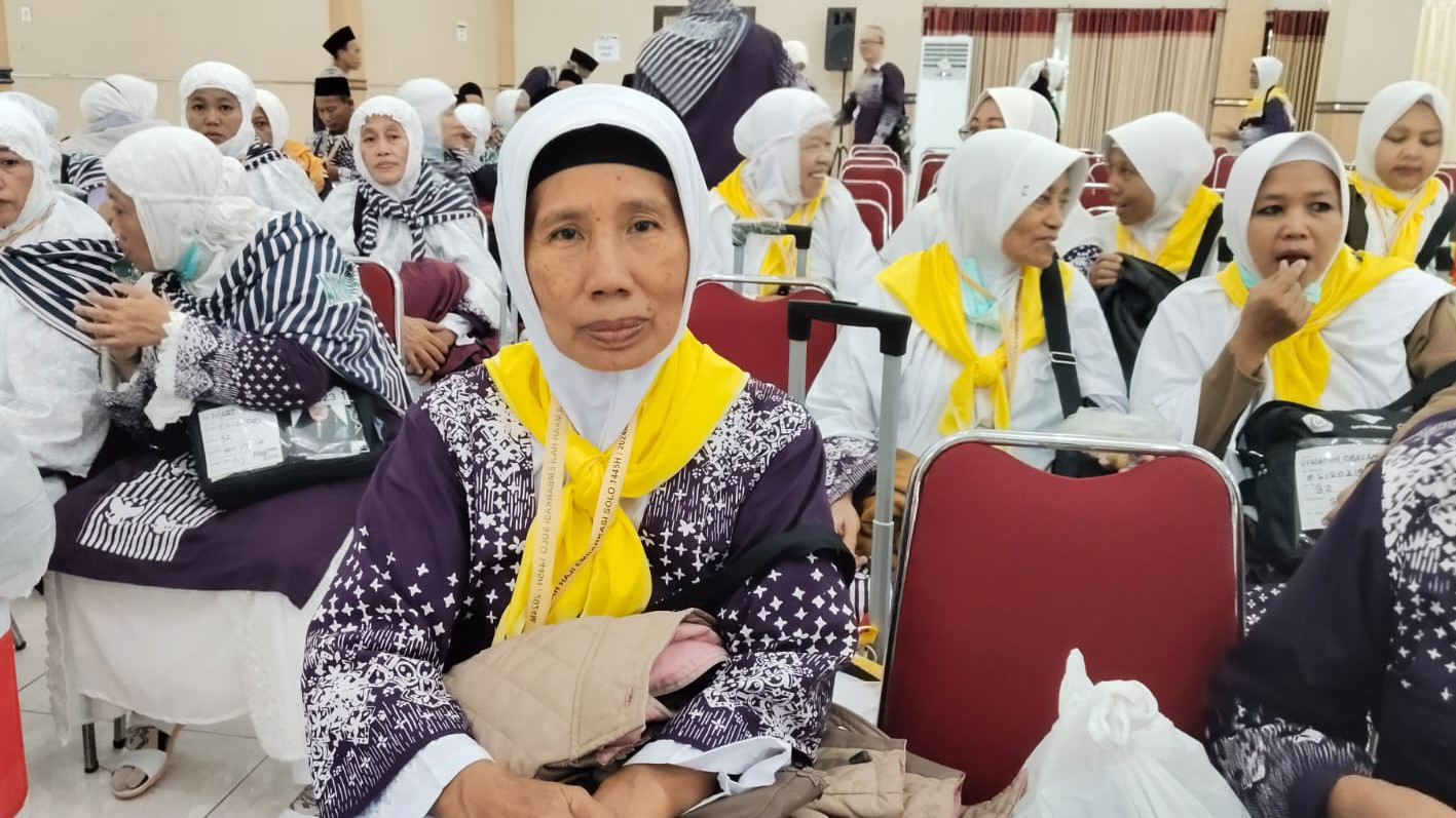 Suami Wafat di Embarkasi, Runiti Kuatkan Hati Tetap Berangkat ke Tanah Suci