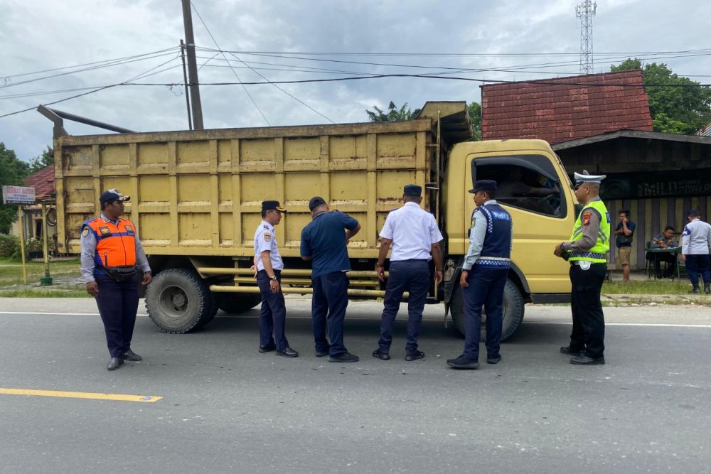 Puluhan Truk Odol Terjaring Razia Gabungan di Jalan Lintas Timur Riau