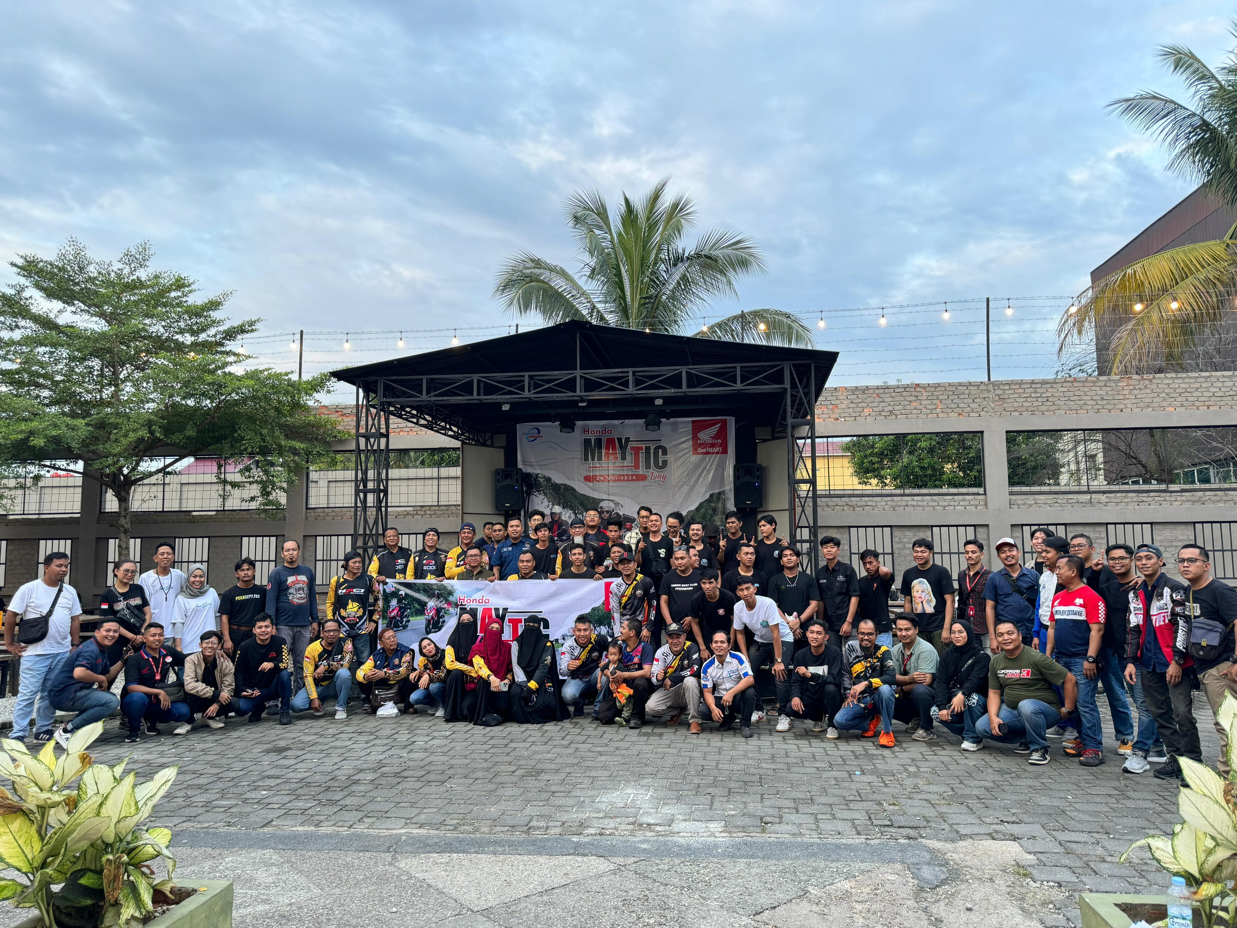 Digelar CDN, Ratusan Bikers Matic Pekanbaru Meriahkan kegiatan Honda MayTic Day