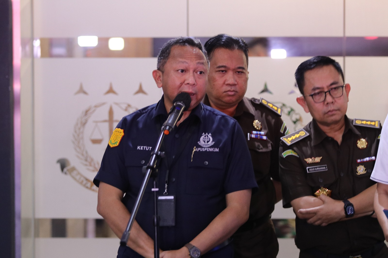 Tim Penyidik Jampidsus Kejagung Tetapkan 6 Orang Tersangka Perkara Komoditi Emas