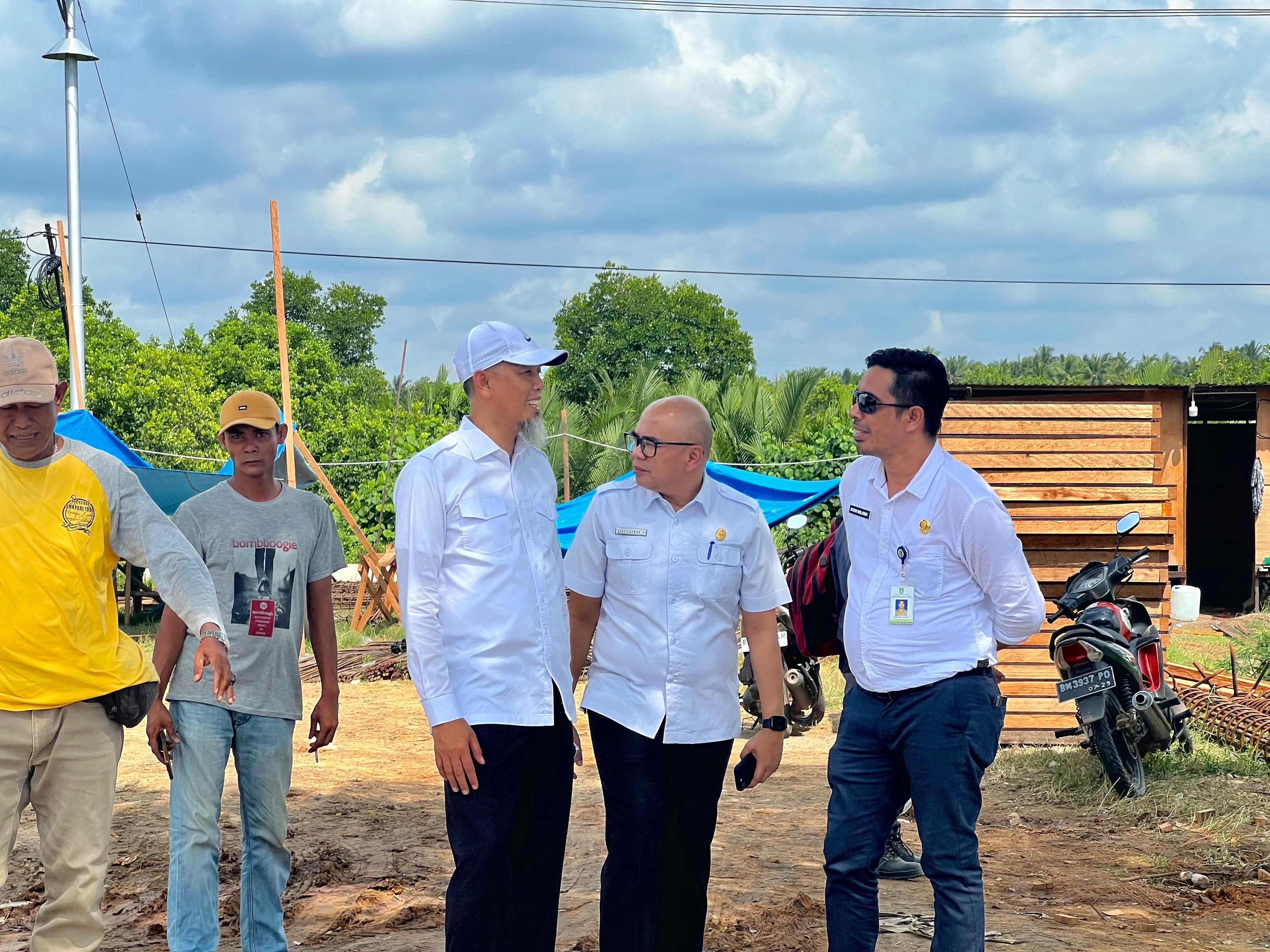 Wako Dumai Tinjau Pembangunan Jembatan Replika Sungai Masjid