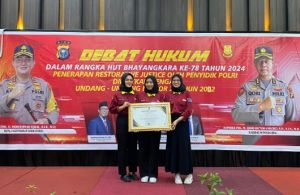Universitas Riau Juara Lomba Debat Hukum Restorative Justice di HUT Bhayangkara