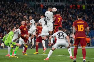 Tuan Rumah AS Roma Takluk dari Bayer Leverkusen dengan Skor 0-2