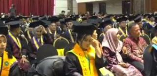 769 Mahasiswa Universitas Lancang Kuning DiwisudaÂ Â  Â Â Â  Â Â Â  Â 