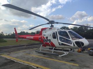 Riau Terima Bantuan Helikopter Water Bombing dari BNPB